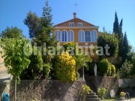 Houses (villa / tower), 305 m², near bus and train, Calle del Raval