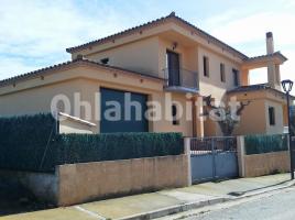 Flat, 232 m², near bus and train, almost new, Calle Lladó