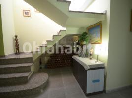 Houses (detached house), 369 m², near bus and train, Calle Moreres