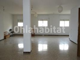For rent otro, 111 m², near bus and train