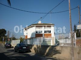 Houses (villa / tower), 300 m², Calle de la Bassa