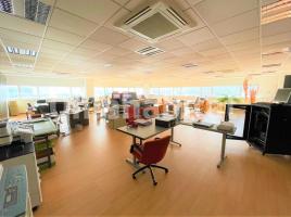 Office, 108 m², near bus and train, almost new