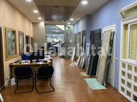 Local comercial, 224 m², cerca de bus y tren, Calle Orient