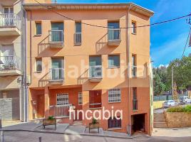 Houses (terraced house), 178 m², almost new