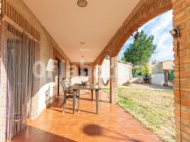 Houses (country house), 303 m², almost new