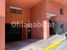 Duplex, 147 m², near bus and train, almost new, Calle del Bruc