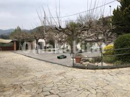 Houses (villa / tower), 796 m², almost new