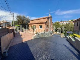 Houses (villa / tower), 357 m², near bus and train, almost new, Calle Josep Pla