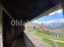 Houses (villa / tower), 1516 m², almost new, Calle Raval