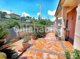 Houses (villa / tower), 256 m², almost new