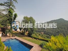 Houses (country house), 740 m², near bus and train