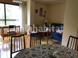 For rent flat, 122 m², near bus and train