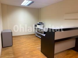 For rent office, 105 m², near bus and train, Calle Sant Bru