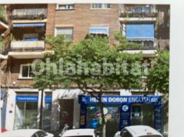 Local comercial, 86 m², cerca de bus y tren