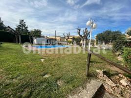 Houses (villa / tower), 2342 m², near bus and train, Calle Roser, 2