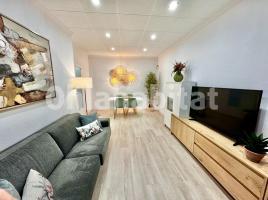 For rent flat, 85 m², close to bus and metro, Calle del Parlament