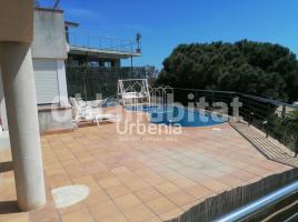 Houses (terraced house), 320 m², almost new, Zona