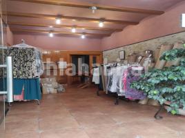 For rent business premises, 80 m², near bus and train