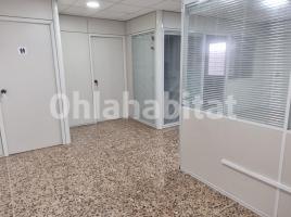For rent office, 157 m², Calle de Sants