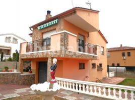 Houses (villa / tower), 172 m², Calle Calle