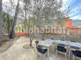 Houses (villa / tower), 231 m², Calle Girona