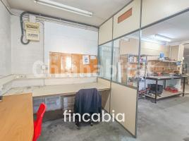 For rent business premises, 125 m², Calle Santa Coloma, 61