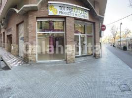 For rent business premises, 300 m², near bus and train, Calle Moragas i Barret