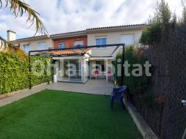 Houses (terraced house), 226 m², almost new, Calle Treviso
