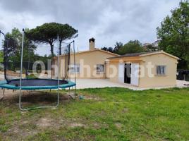 Houses (villa / tower), 130 m², almost new