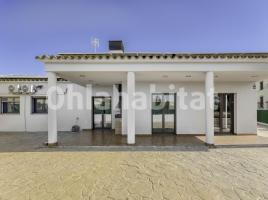 Houses (detached house), 191 m², almost new, Calle Canigó, 1
