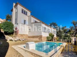 Houses (villa / tower), 213 m², Calle Pujada Can Manel