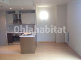 For rent flat, 60 m², near bus and train