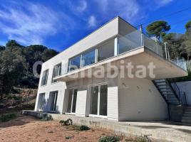 Houses (detached house), 208 m², almost new