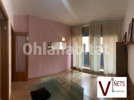 For rent flat, 62 m², near bus and train, almost new