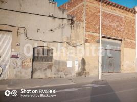 Nau industrial, 3700 m², Avenida Mossèn Cinto Verdaguer, 1
