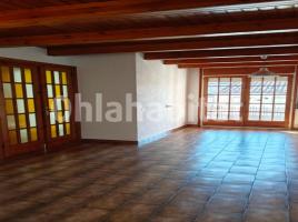 For rent flat, 85 m², near bus and train