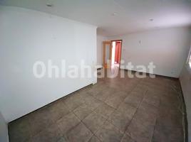 Flat, 76 m², near bus and train