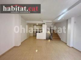 Duplex, 91 m², near bus and train, almost new