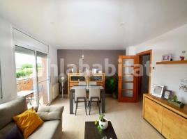 Piso, 90 m², cerca de bus y tren, seminuevo