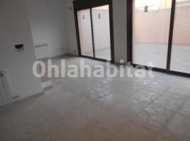 Piso, 54 m², cerca de bus y tren, seminuevo