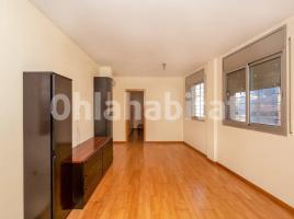 Flat, 66 m², near bus and train, almost new