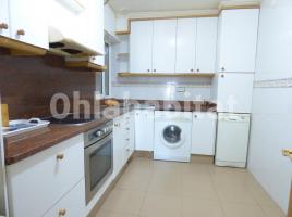 For rent flat, 86 m², near bus and train