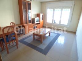 For rent flat, 86 m², near bus and train