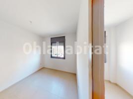 Flat, 58.29 m², near bus and train, almost new