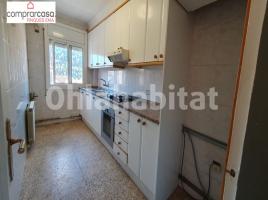 Pis, 103 m², prop de bus i tren