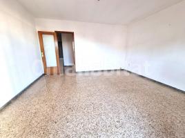 Flat, 124 m², near bus and train, Centre