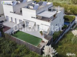 Houses (terraced house), 289 m², near bus and train, almost new, EL CASTELLET