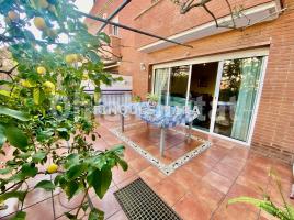 Unifamiliar adosada, 220 m², cerca de bus y tren