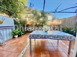 Unifamiliar adosada, 220 m², cerca de bus y tren