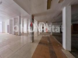 For rent business premises, 800 m², Calle d'Urgell